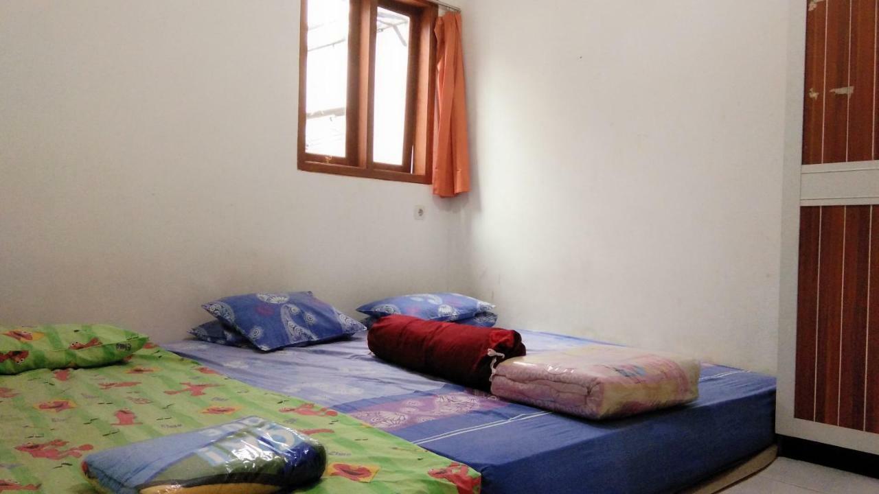 Hotel Jiddan Syariah Redpartner à Lembang Extérieur photo